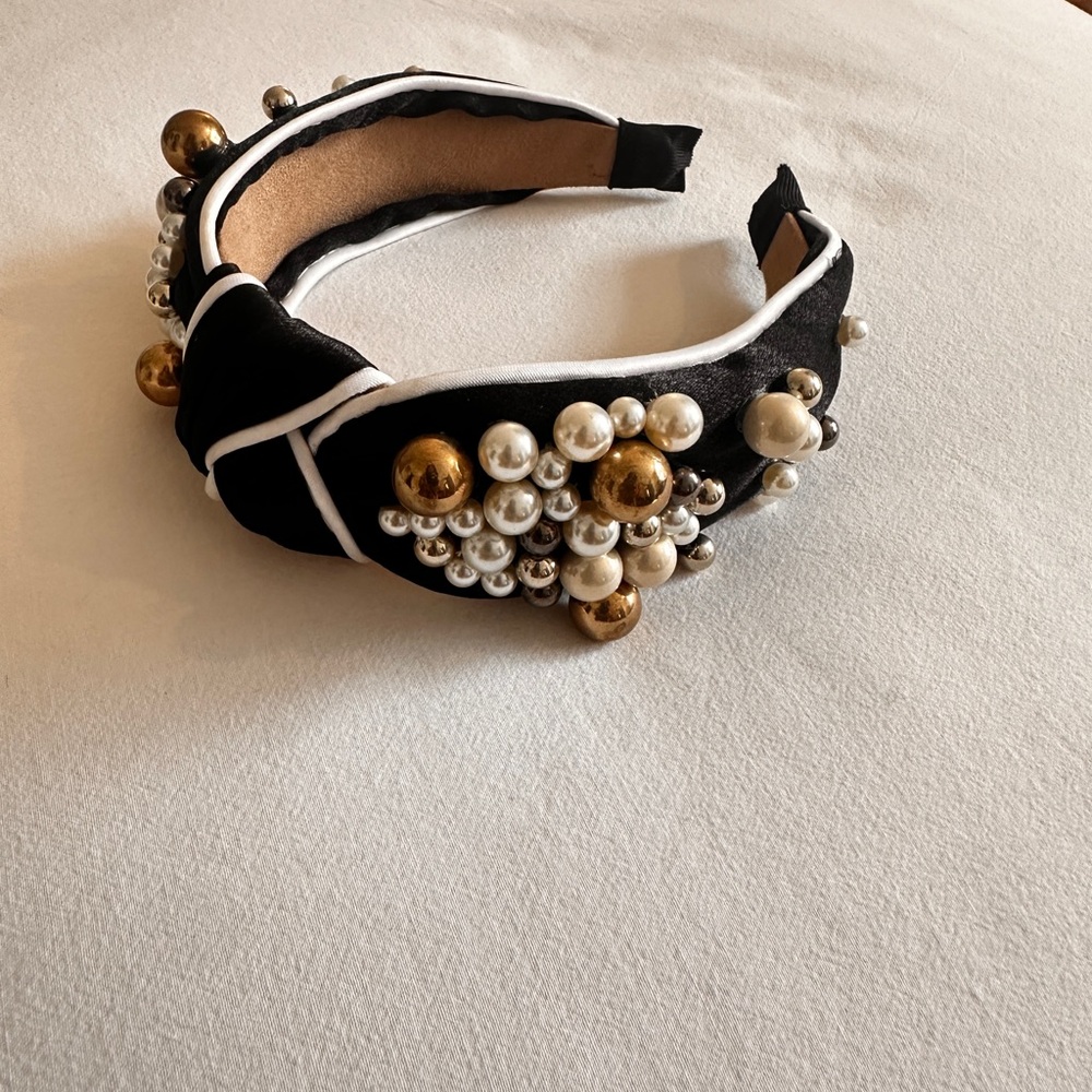 Elegant Black and Gold Pearl Embellished Headband